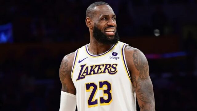 Reports: LeBron James agrees to new deal with the Los Angeles Lakers